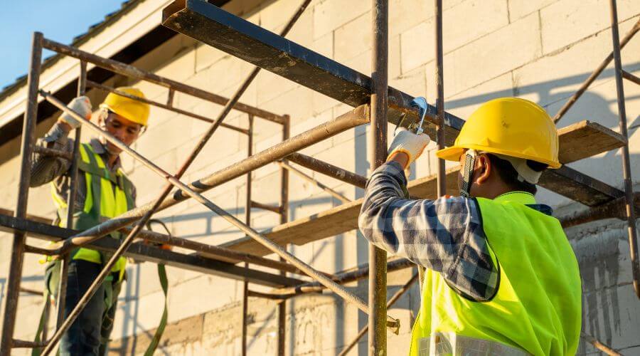 Expert flood damage restoration services in Calhoun, MO
